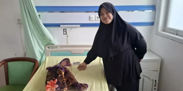 didiagnosa-bersalin-caesar,-guru-di-tanah-datar-tenang-lahiran-dengan-jkn