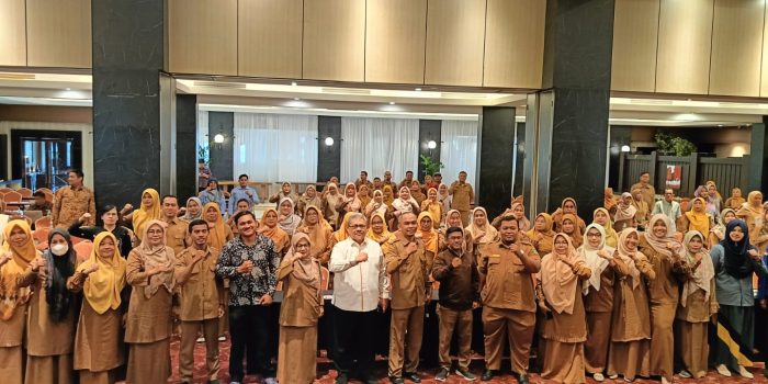 muhidi-dorong-guru-pppk-jadi-penggerak-generasi-unggul-menuju-indonesia-emas-2045