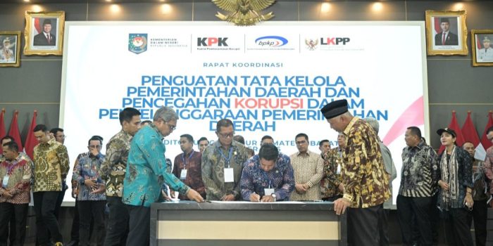 gubernur-mahyeldi-tegaskan-komitmen-sumbar-perkuat-tata-kelola-pemerintahan-dan-pencegahan-korupsi