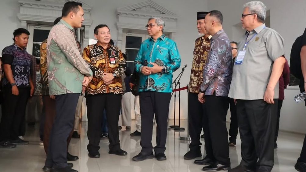 ketua-dprd-sumbar-muhidi-tegaskan-sinergi-legislatif-eksekutif-hadirkan-tata-kelola-bersih ketua-dprd-sumbar-muhidi-tegaskan-sinergi-legislatif-eksekutif-hadirkan-tata-kelola-bersih