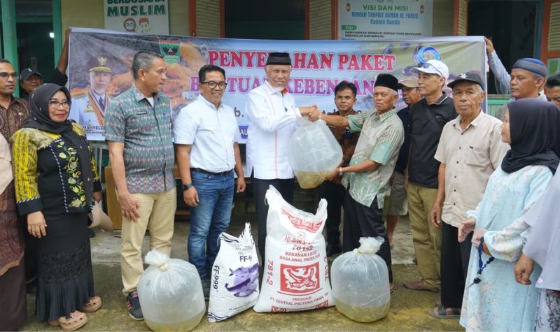 pemprov-sumbar-salurkan-puluhan-ribu-bibit-ikan-bagi-pembudidaya-solok pemprov-sumbar-salurkan-puluhan-ribu-bibit-ikan-bagi-pembudidaya-solok