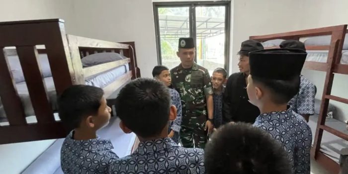 Danrem 032/WBR Brigjen TNI Aji Mimbarno meresmikan renovasi Panti Asuhan Darul Funun El-Abbasiyah di Limapuluh Kota.