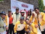 Gubernur Mahyeldi menyemangati atlet disabilitas Sumatera Barat di ajang PESONAS II Kupang.